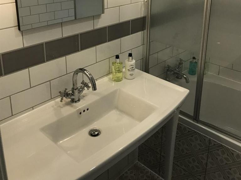 No.16 Hotel Seaham Exterior foto Bathroom in a hotel